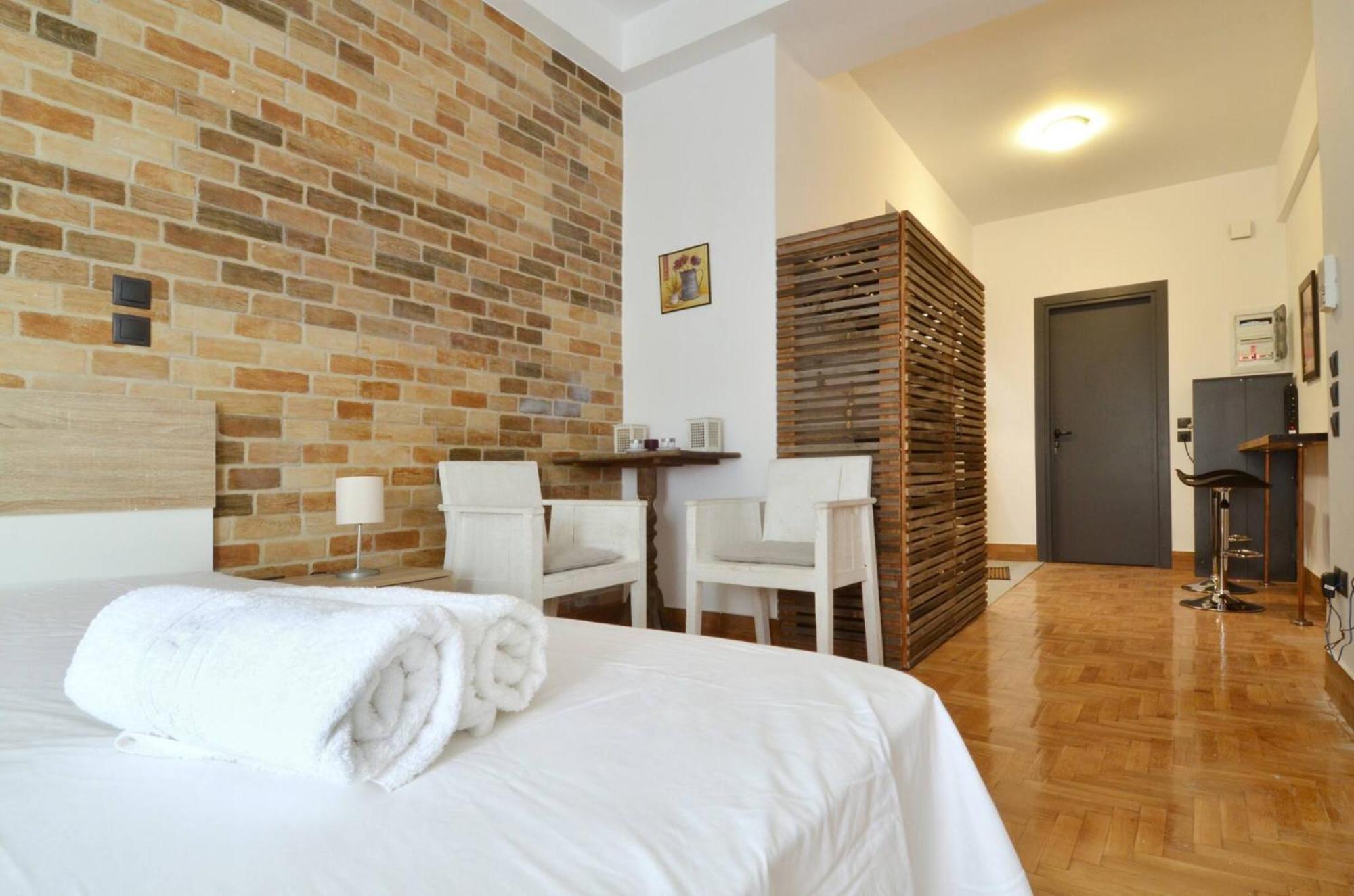 A Modern Rustic Cosy Apartment At The Foot Of Mount Lycabettus Athena Bagian luar foto