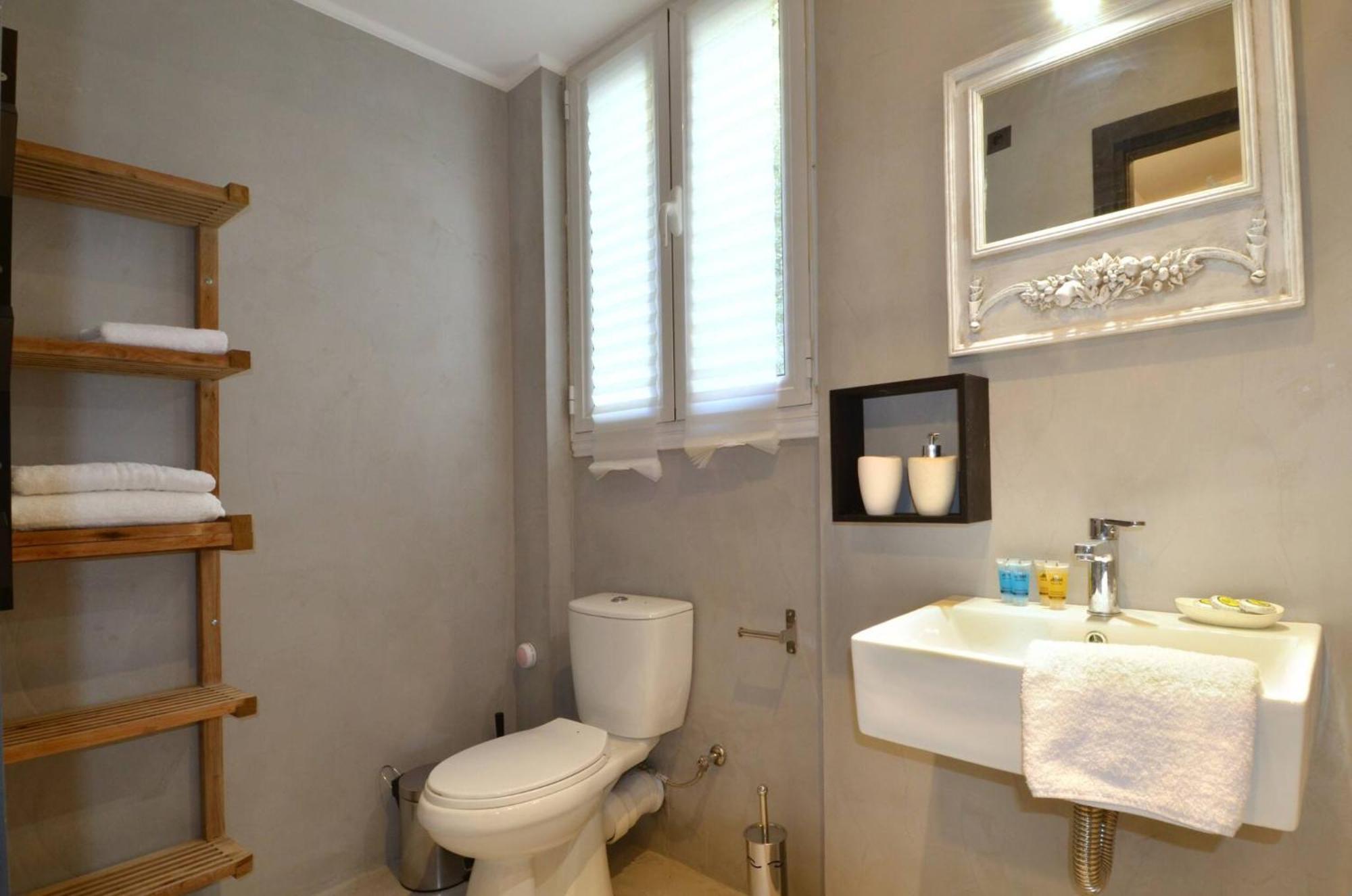 A Modern Rustic Cosy Apartment At The Foot Of Mount Lycabettus Athena Bagian luar foto